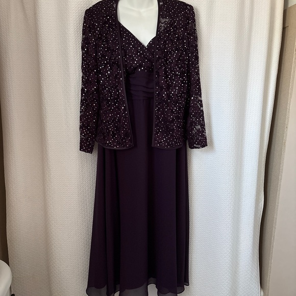 R&M Long Sleeveless Eggplant Purple Dress with Jacket size 16W 2 piece set - Picture 2 of 6